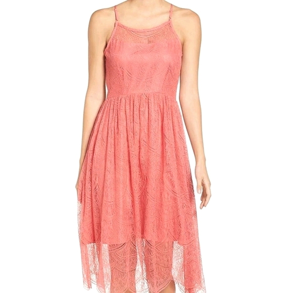 cupcakes & cashmere Dresses & Skirts - Cupcakes & Cashmere Strady Lace Dress